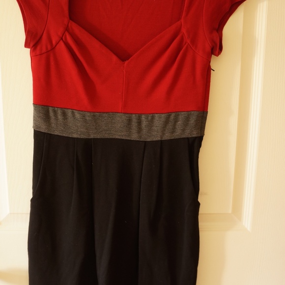 Colour-block dress with pockets - Picture 1 of 2